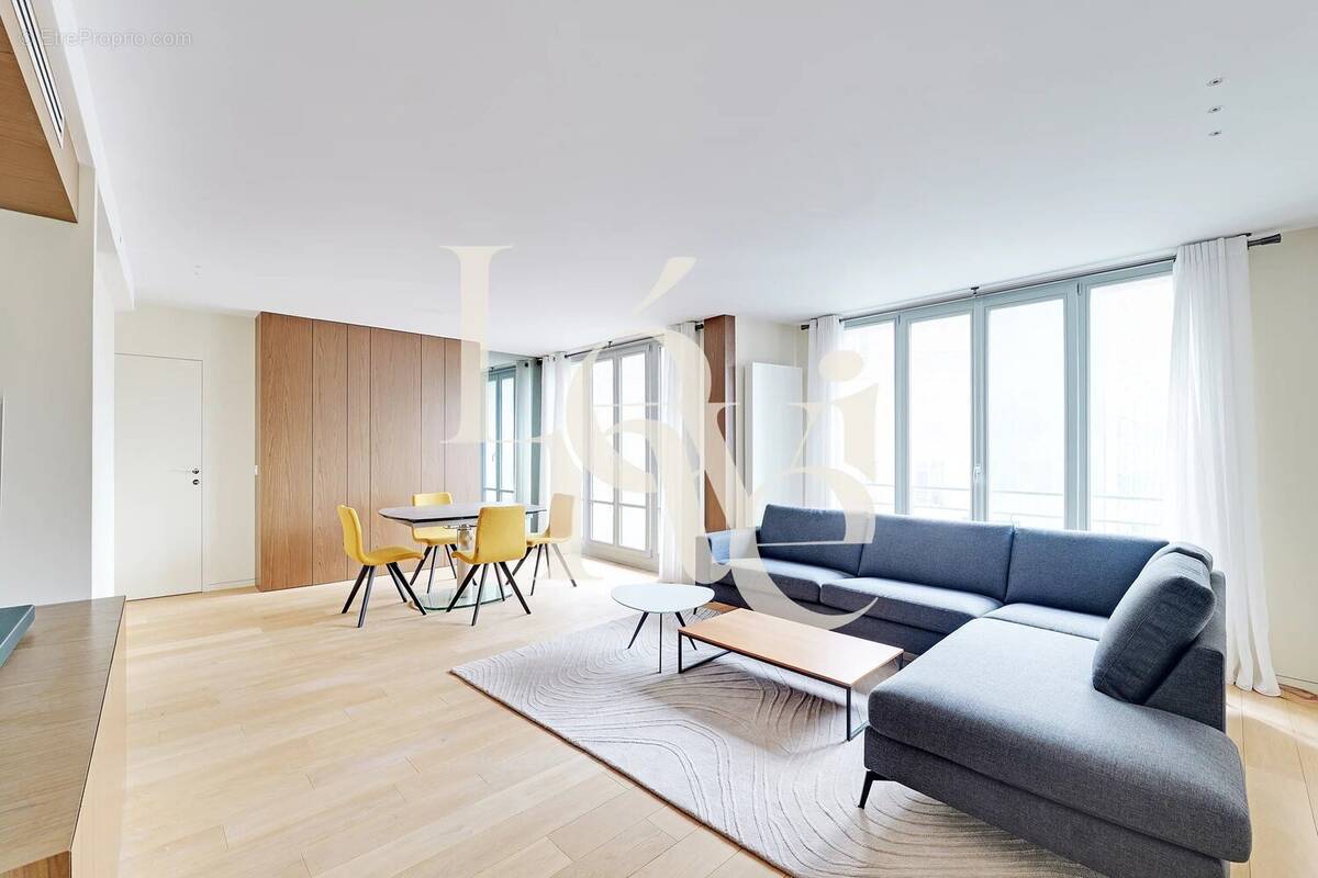 Appartement à PARIS-15E