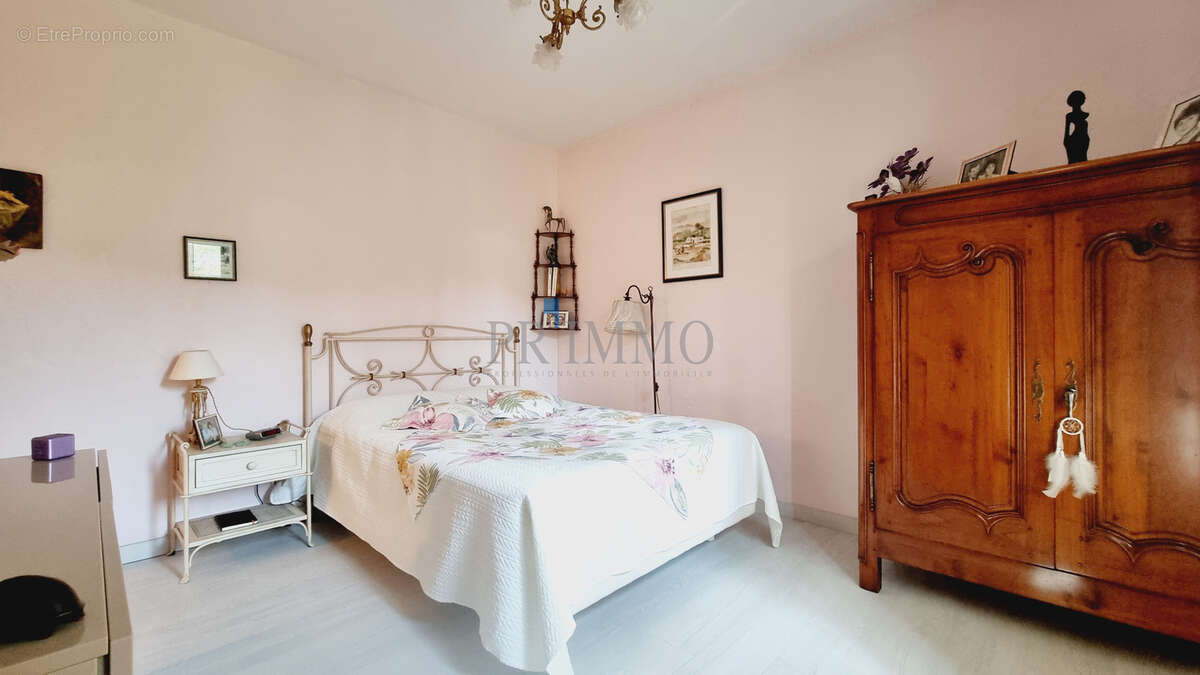 EXCLUSIVITÉ   BOULOURIS   Maison au calme, 3 chambres, jardin 615 m2 et grand sous-sol - photo 8
