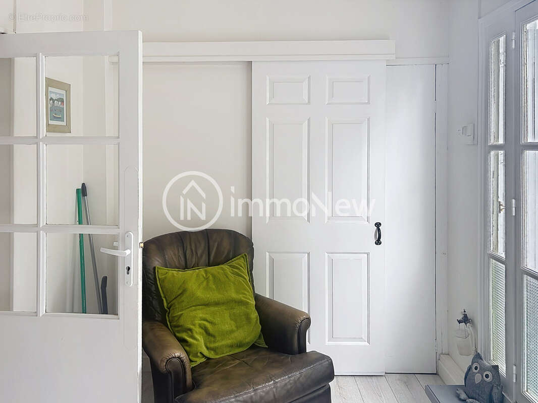 Belle maison de ville 70 m2 sur terrain 495 m2 dans centre ville a 200 metres des commerces - photo 6
