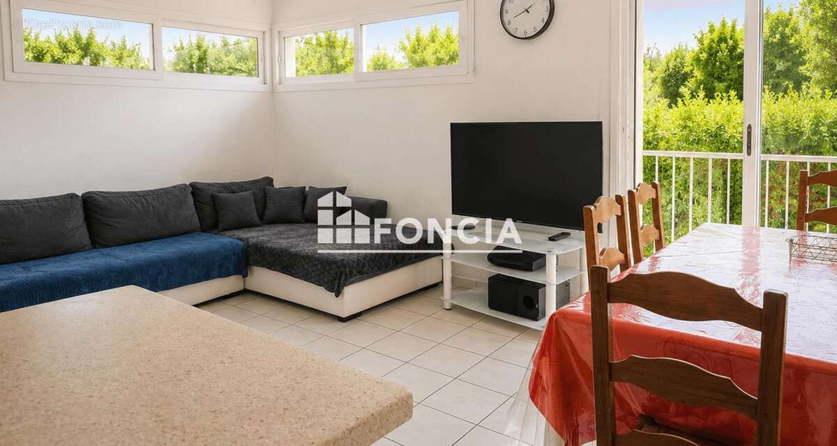 GRASSE résidence de 2008 avec piscine, 3 pièces 59 m2 vendu loué, idéal investisseur, avec terrasses au calme avec parking doubl - photo 3