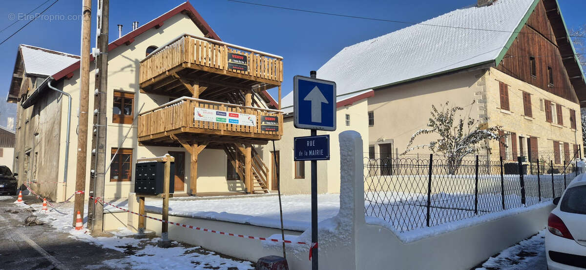 Appartement à ORCHAMPS-VENNES