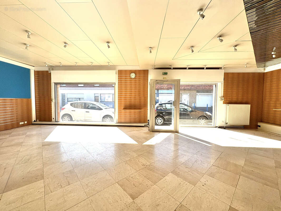 Local commerciale de 124m2 avec grande vitrine - photo 2