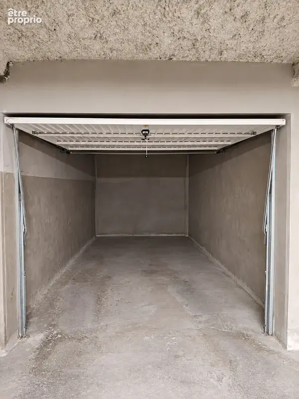 Photo Parking à Grenoble au prix de 32 000€