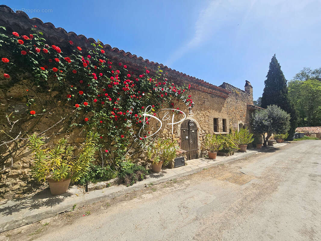 Maison à ENTRECASTEAUX