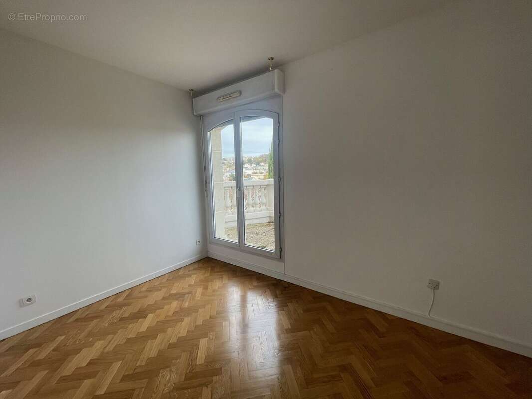 Appartement à LE PLESSIS-ROBINSON