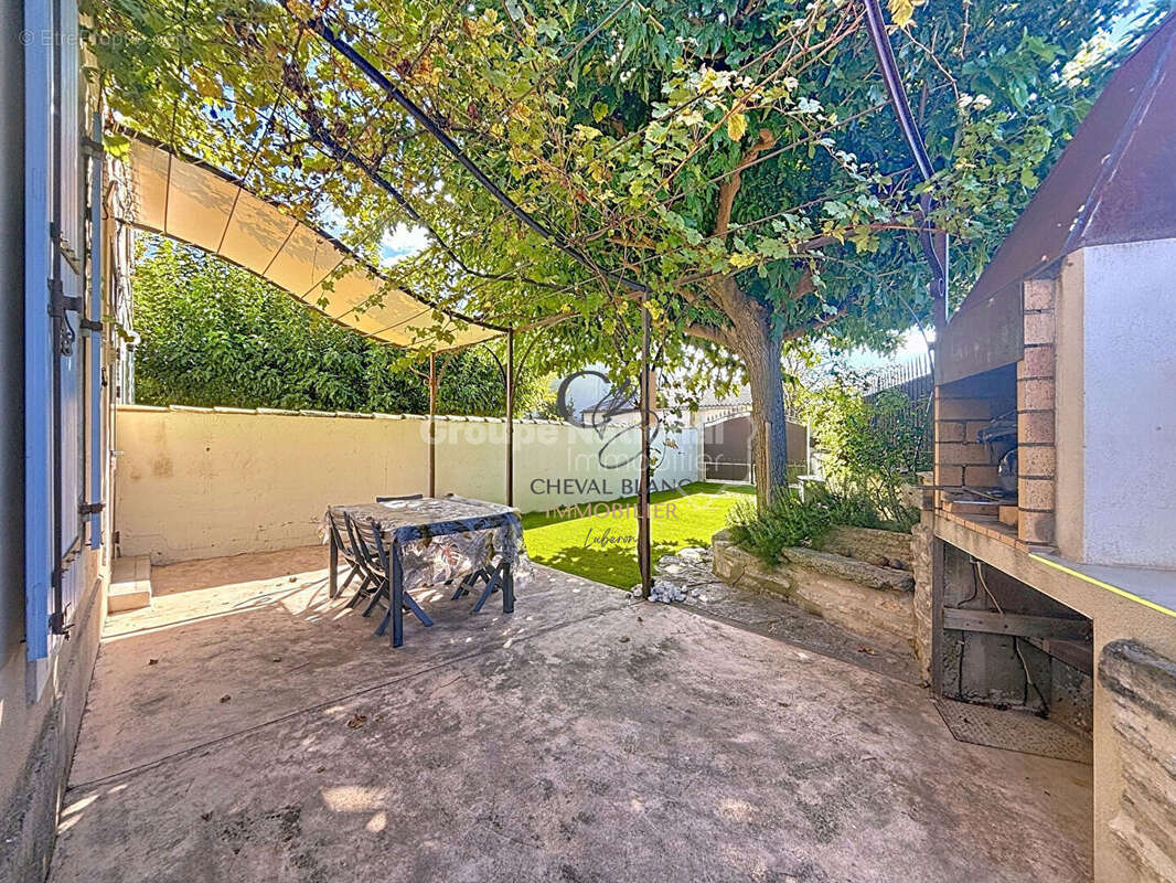 Maison à L&#039;ISLE-SUR-LA-SORGUE