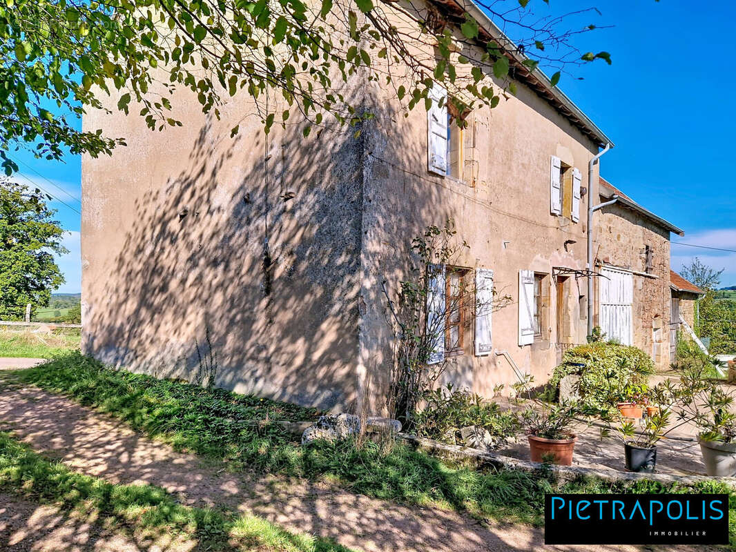 Maison à COLOMBIER-EN-BRIONNAIS