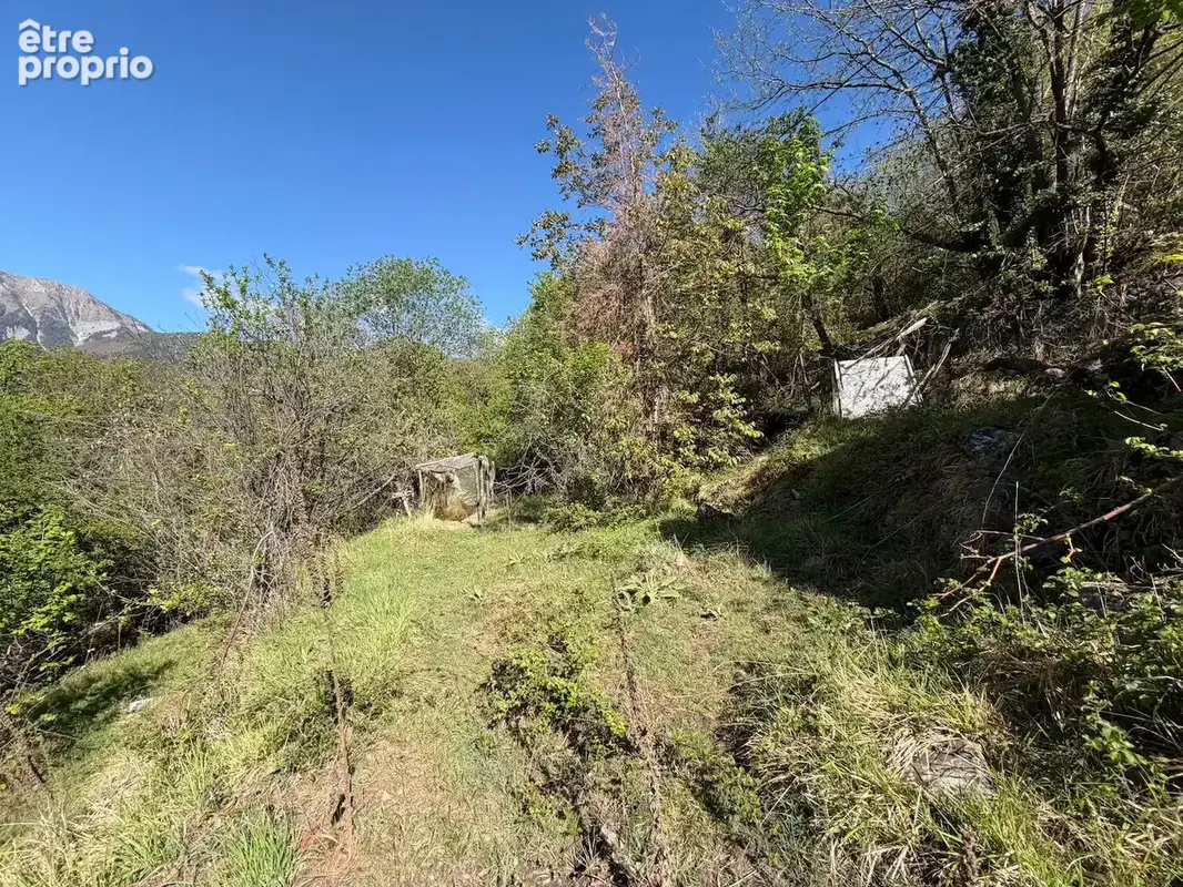A vendre - Terrain de loisir de 2286m2 avec grange à Saint Martin Vésubie - photo 3