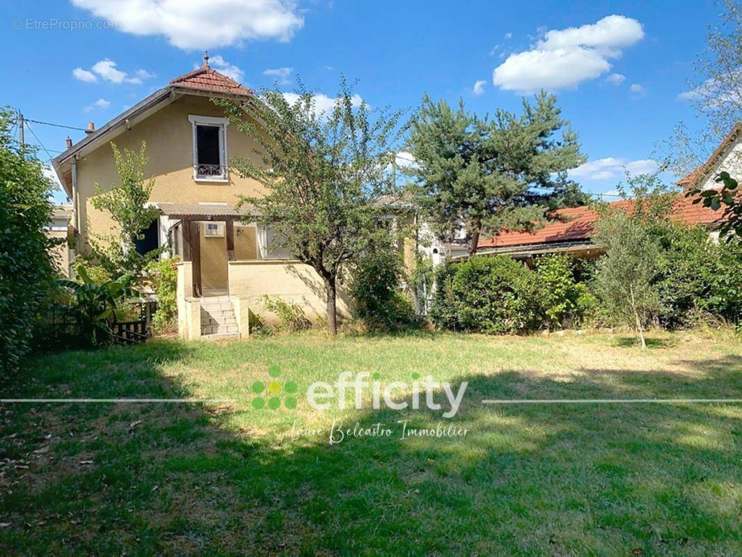 Maison à VILLECRESNES