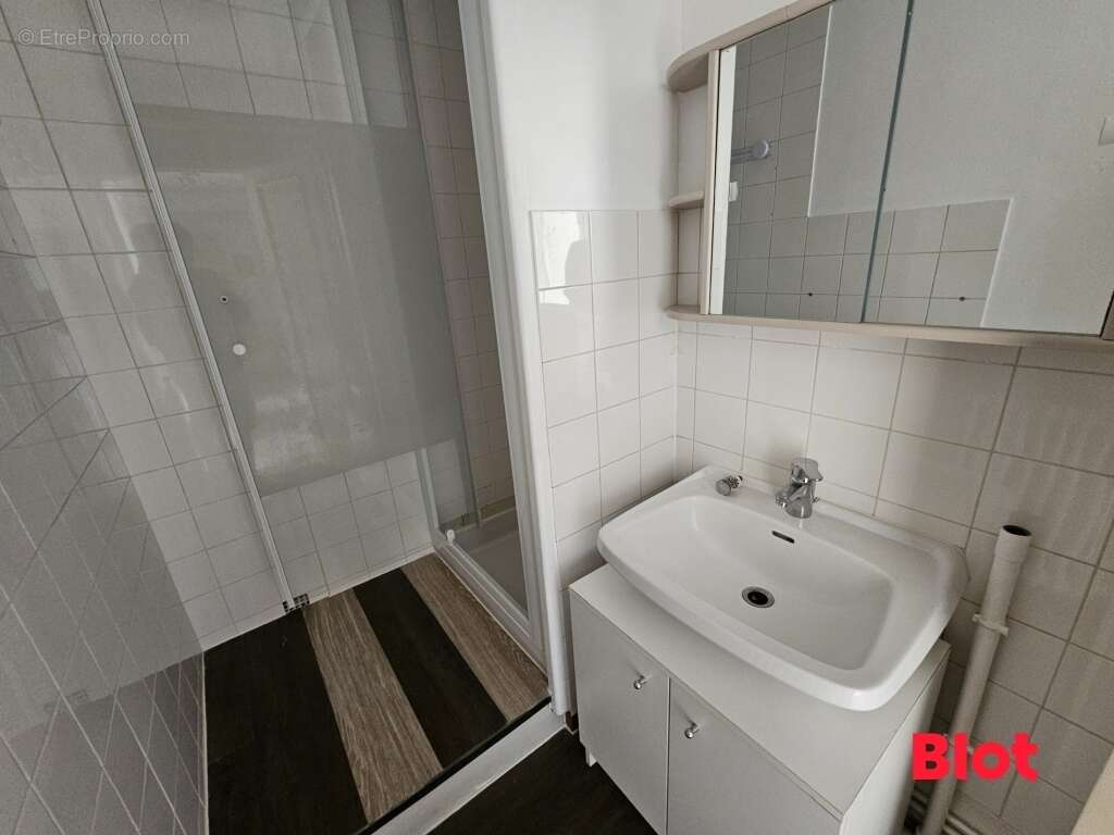 Appartement à FOUGERES