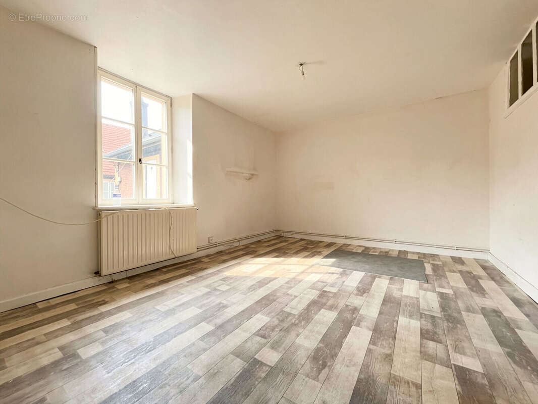 Immeuble avec 2 appartements et combles à Moutiers - 125 000 - photo 9