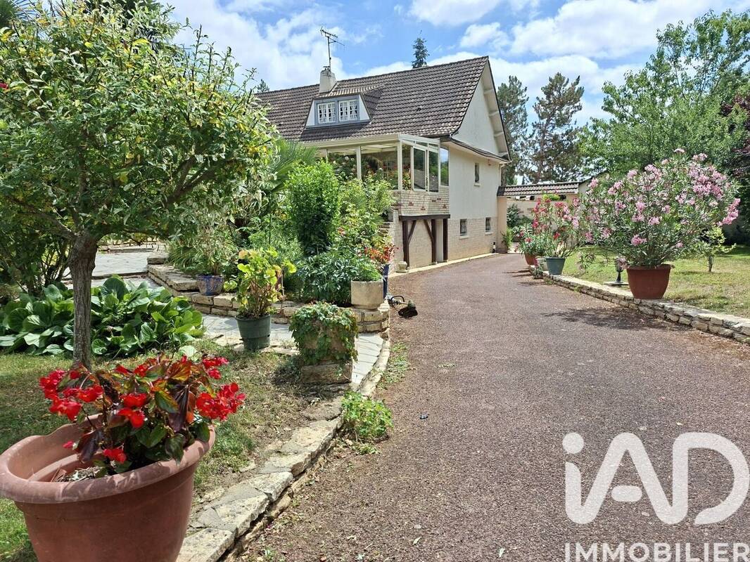 Photo 1 - Maison à VOUNEUIL-SOUS-BIARD