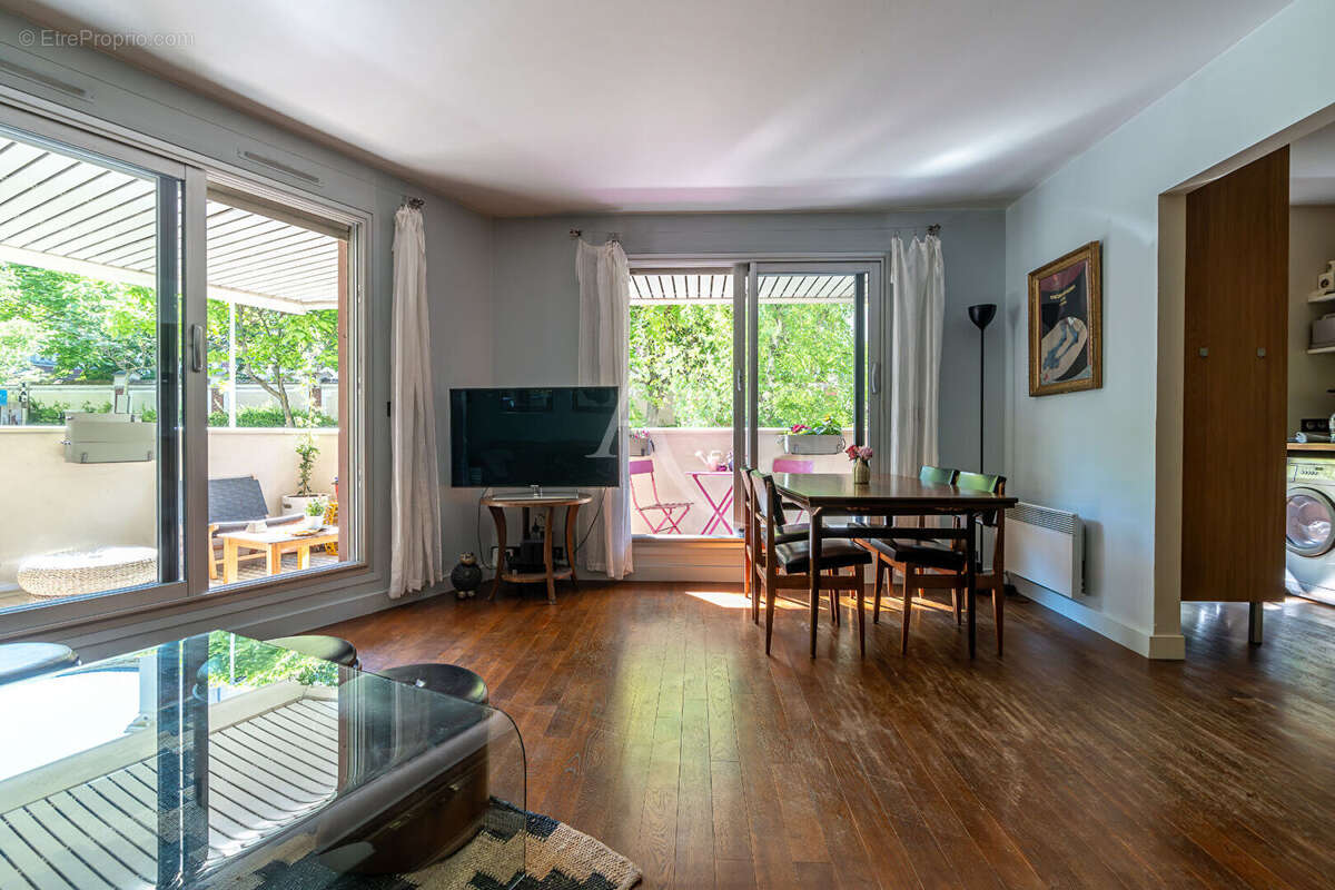 Appartement à PARIS-12E