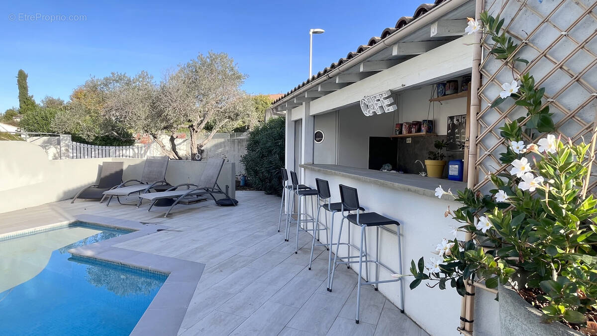 Maison à JONQUIERES-SAINT-VINCENT