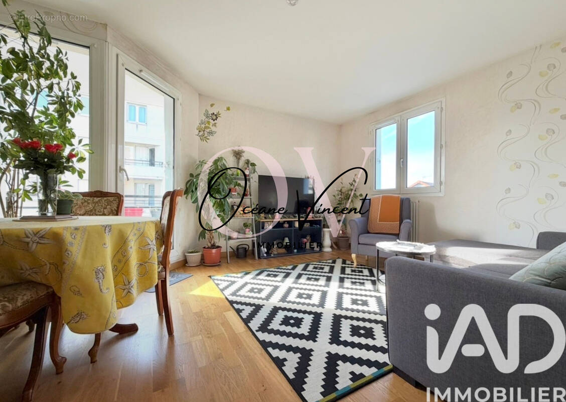 Photo 1 - Appartement à NANTERRE