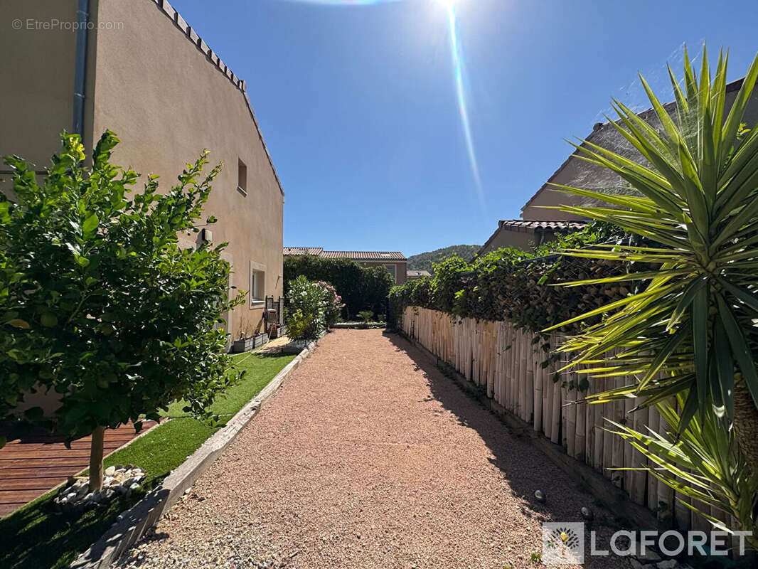 Maison à ENSUES-LA-REDONNE