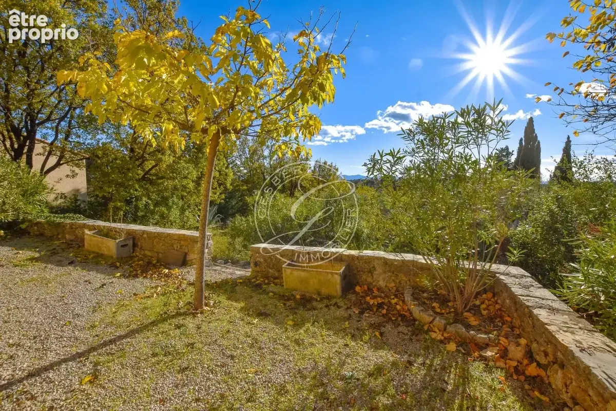 FLAYOSC - Mas Provençal avec piscine et cave, proche village - photo 17