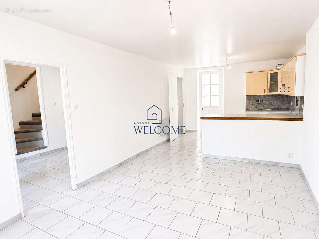 Appartement 154 m² à Bagnols-Sur-Ceze  - photo 3