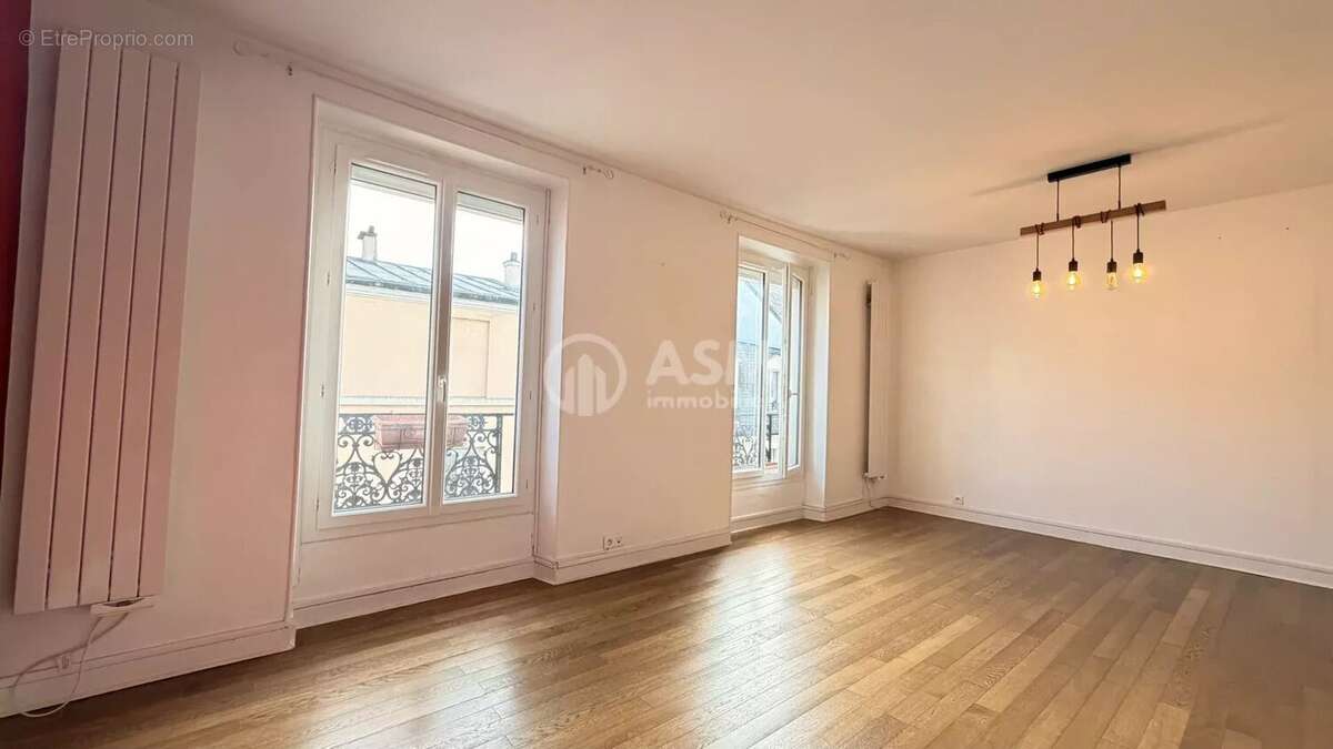 Appartement à COURBEVOIE