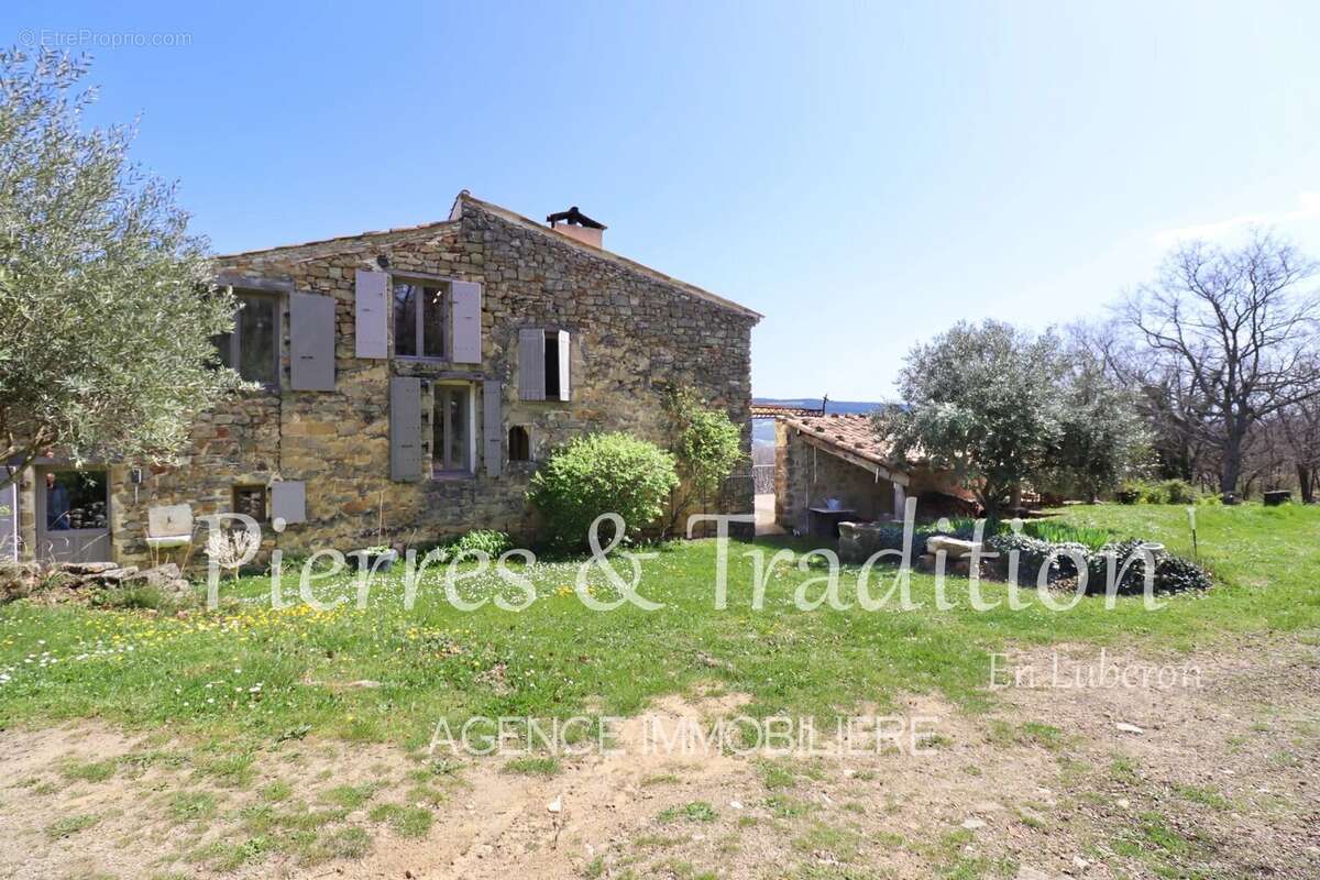 Maison à SIMIANE-LA-ROTONDE