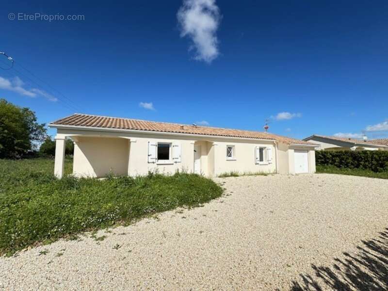 Maison à FLEAC