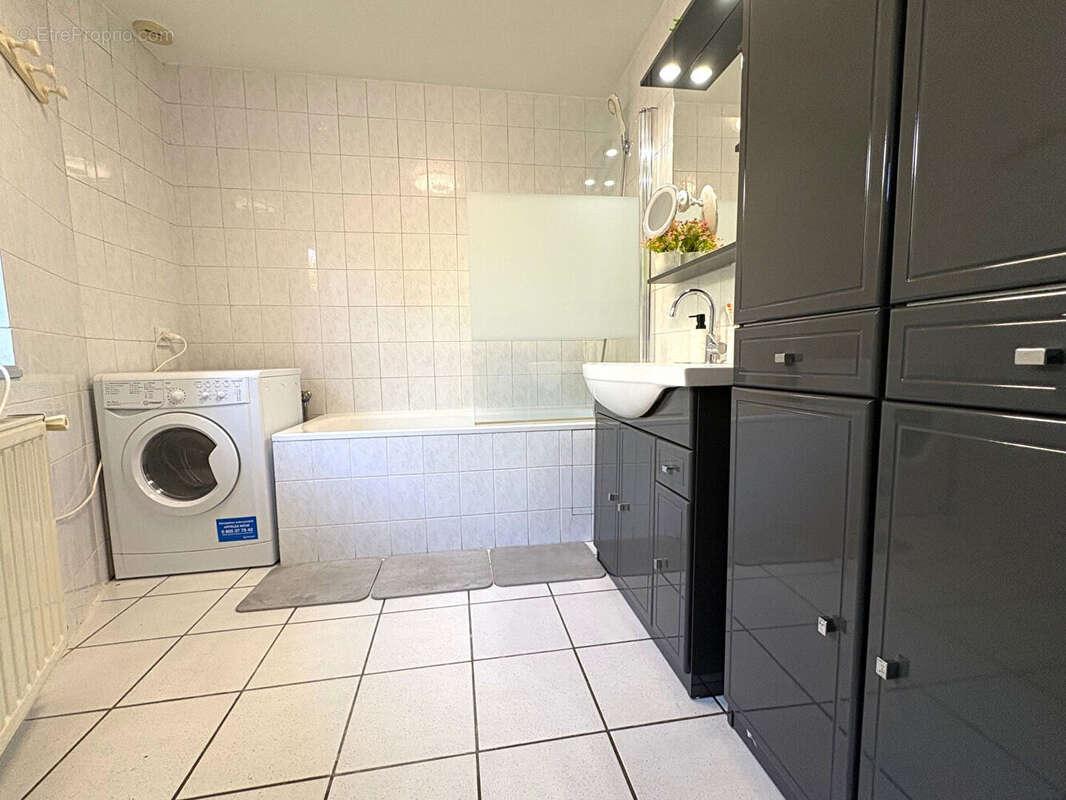 Appartement à MOIRANS