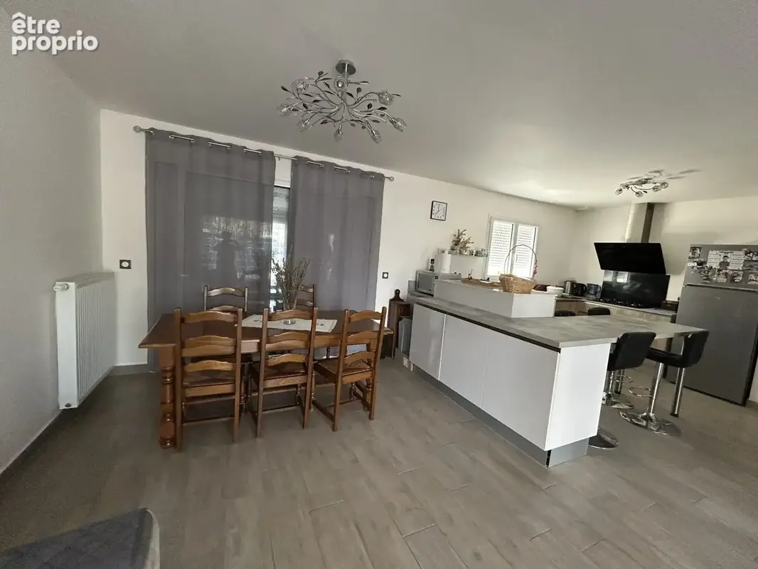Cuisine ouverte/salle à manger