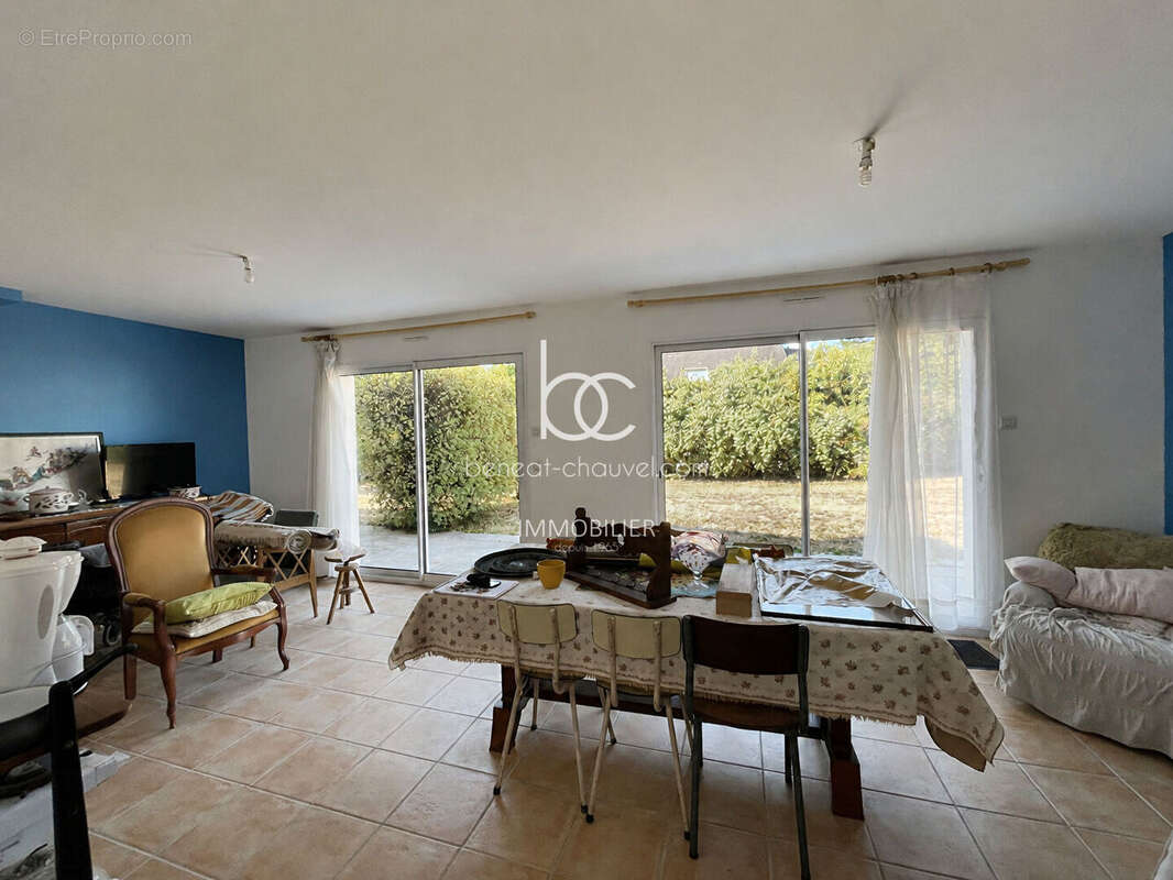 EXCLUSIVITÉ SARZEAU - Maison de 73 m² avec jardinet, proche du Golfe du Morbihan - photo 4