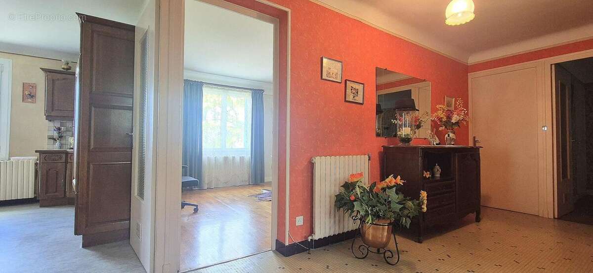 Maison 100 m² à Varennes-Saint-Sauveur  - photo 16