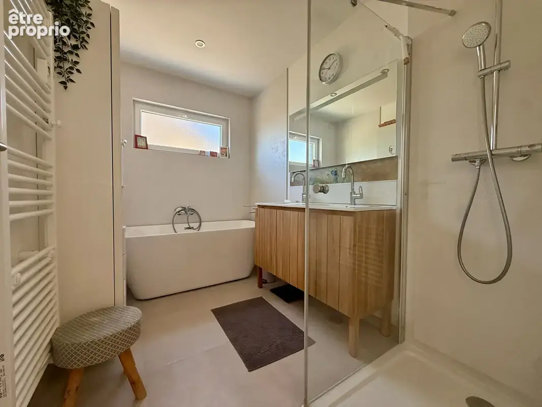 Maison contemporaine en bois, 4 chambres, l'Etoile 39570 - photo 10