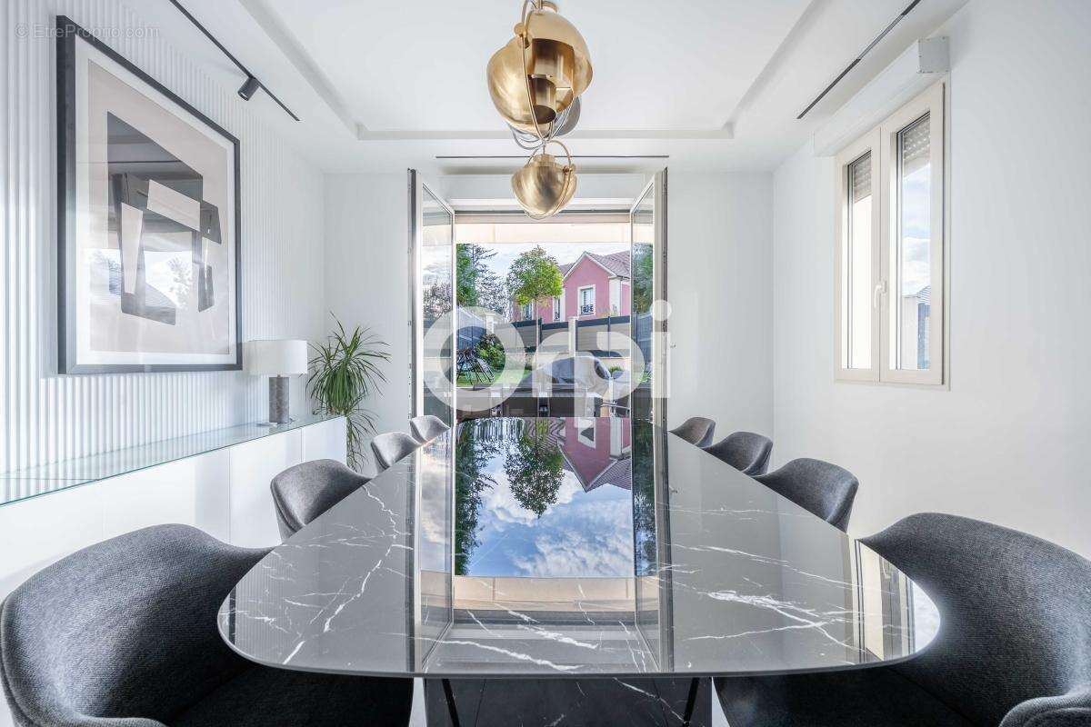 Maison à L&#039;HAY-LES-ROSES