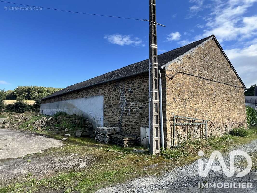Appartement 250 m² à Saint-Helen  - photo 2