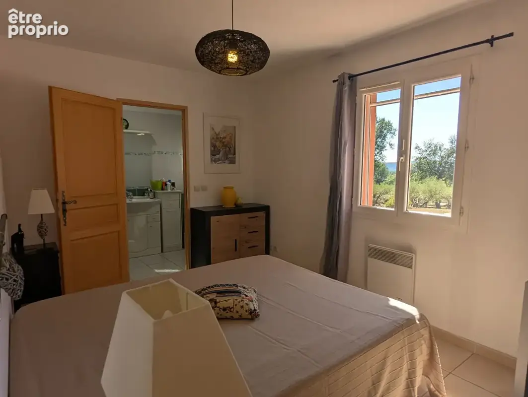 Maison 6 pièces à vendre à Villecroze avec vue campagne et piscine - photo 7