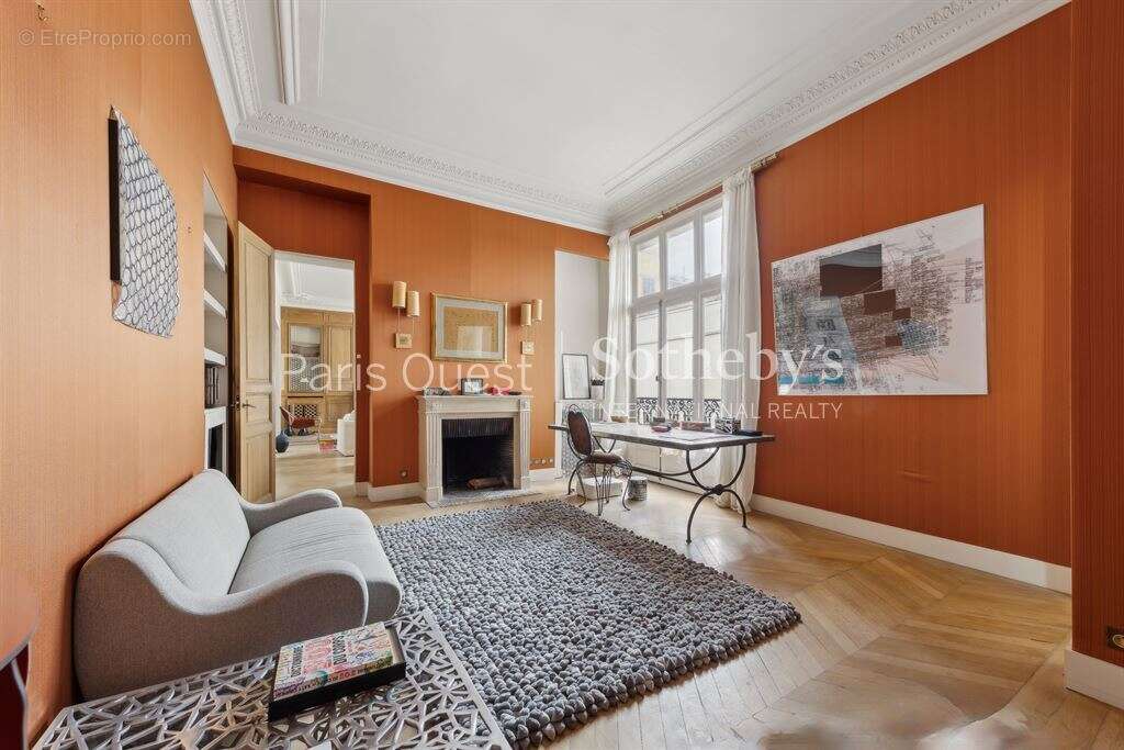 Appartement à PARIS-8E