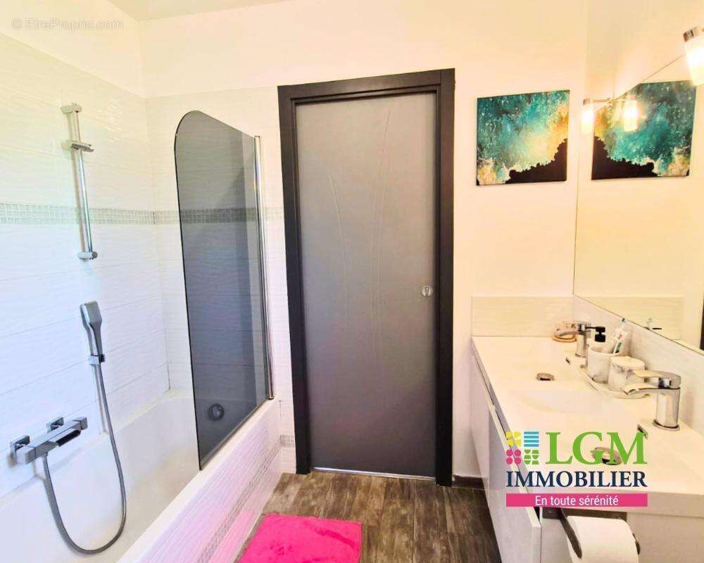 Maison à PLAN-DE-LA-TOUR