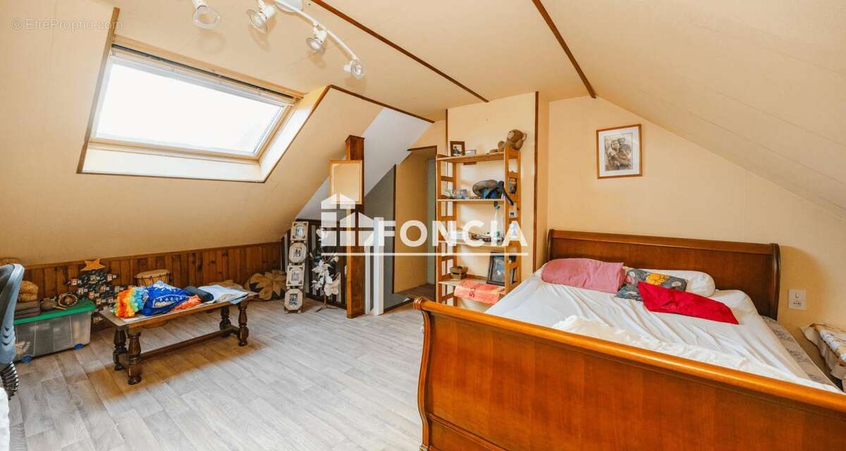 Maison à NOYAL-CHATILLON-SUR-SEICHE