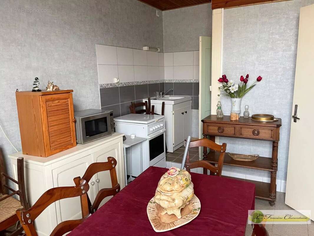 Maison à AIGRE