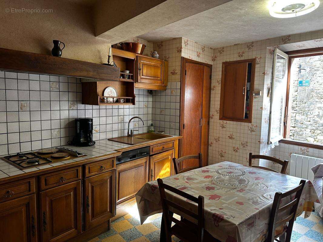 Maison à COUSTAUSSA