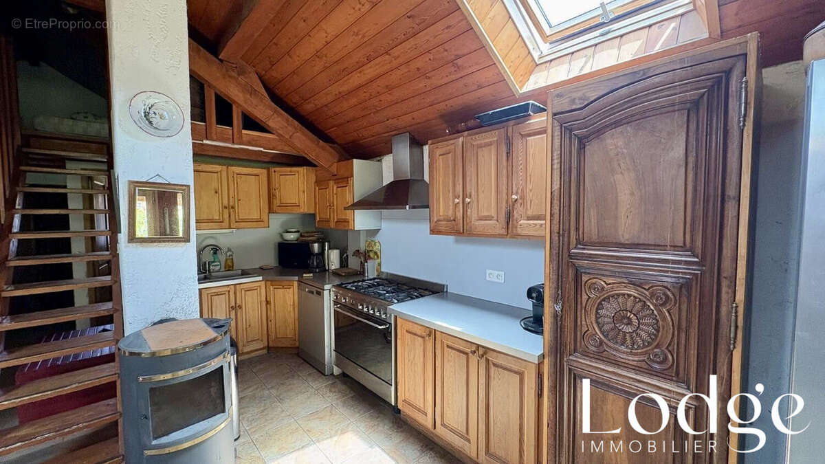 Maison 140 m² à Puy-Saint-Vincent  - photo 9