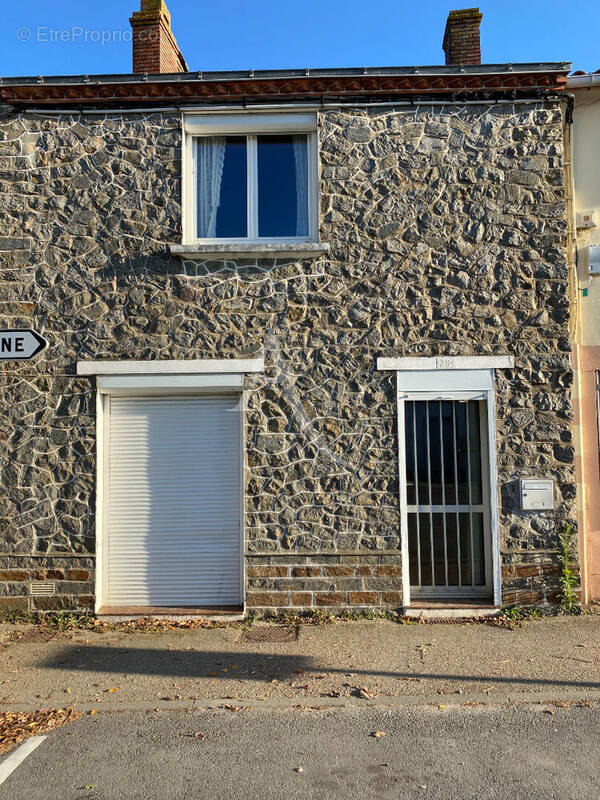 Maison à SAINT-ETIENNE-DE-MER-MORTE