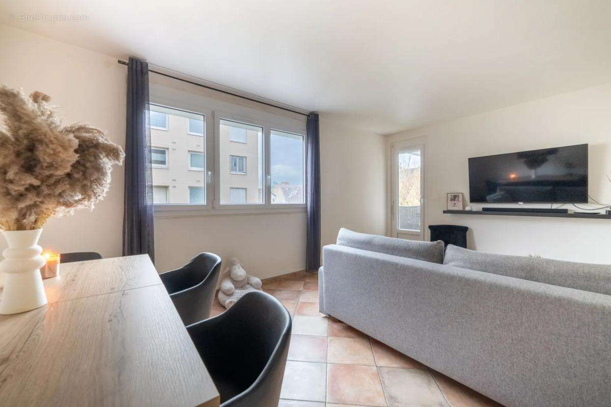 Appartement à MAURECOURT