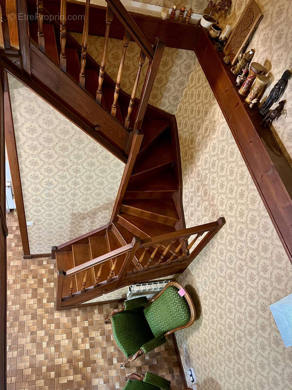 Maison à LA TOUR-EN-JAREZ