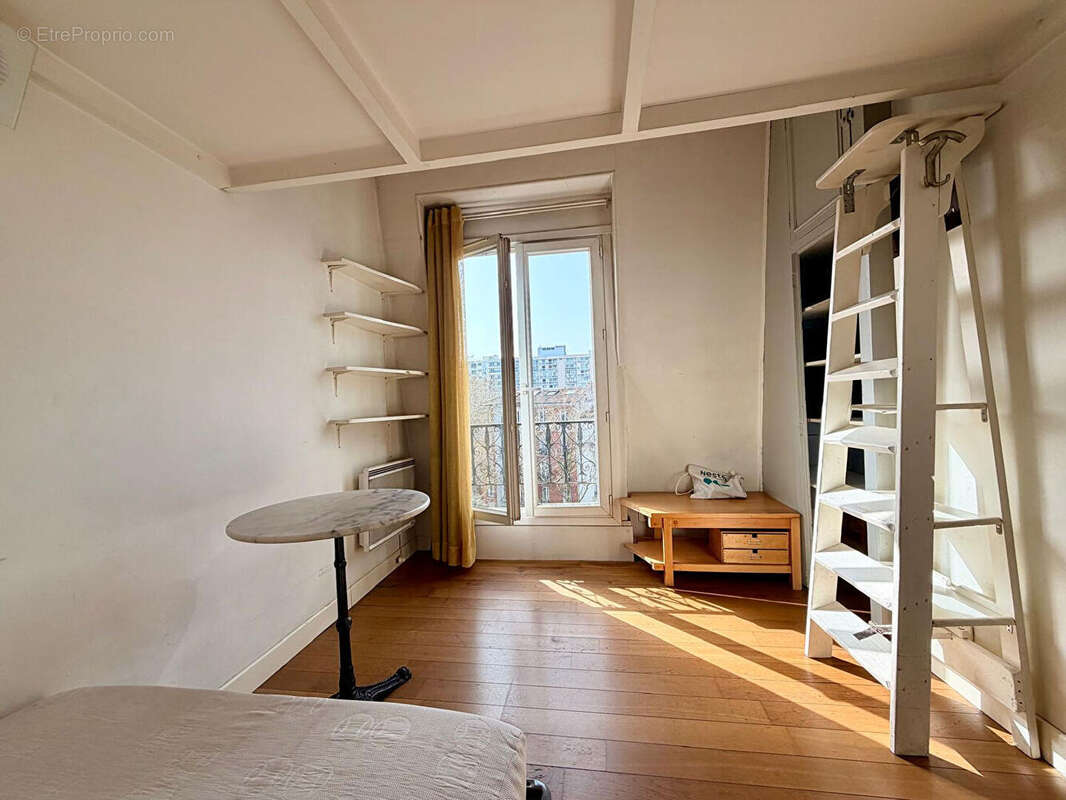 Appartement à PARIS-19E