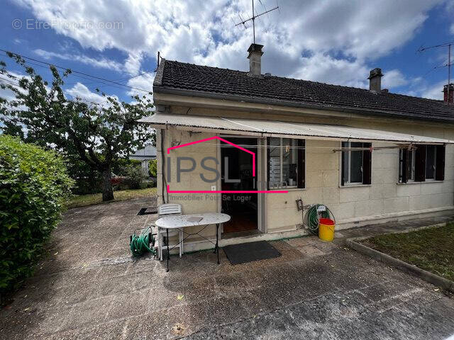 Maison à VERT-SAINT-DENIS