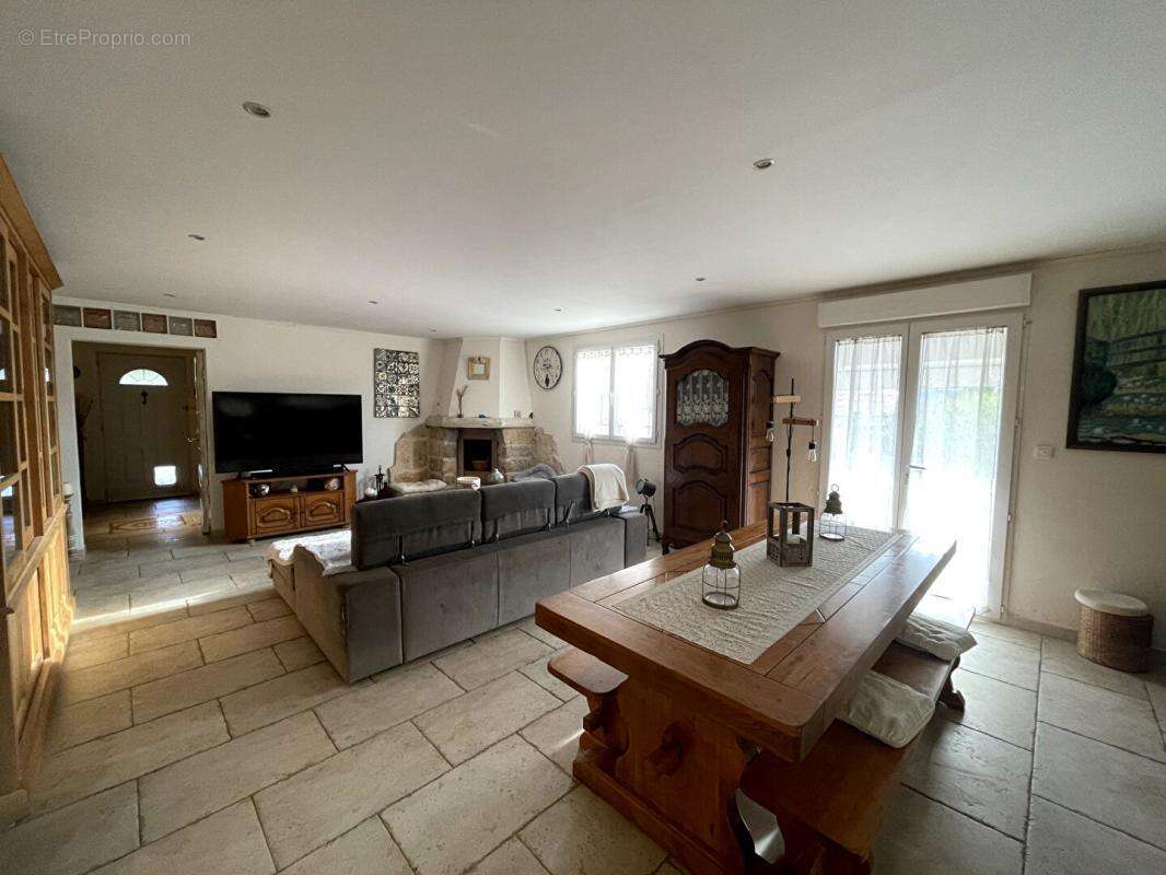 Maison à MONTAUROUX