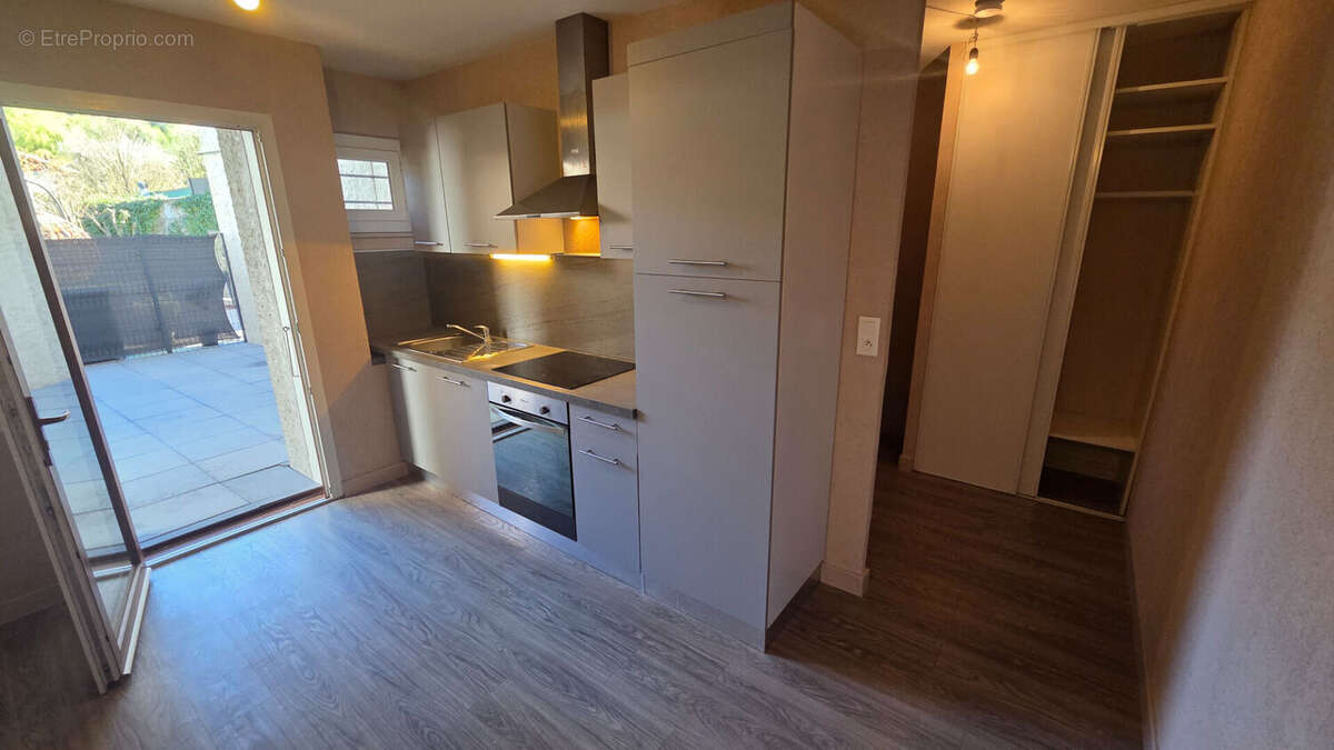 Appartement à BONNE
