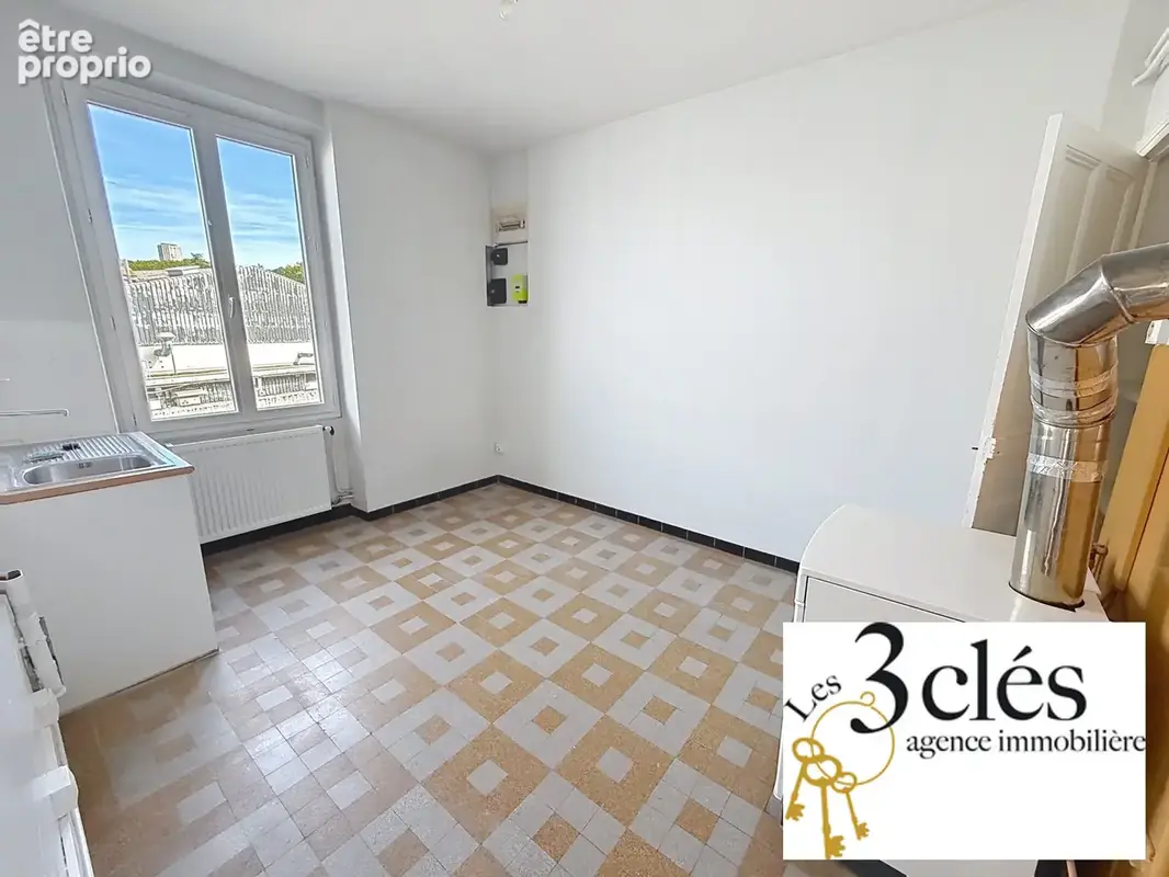 Investissement locatif   2 t3 indépendants + 4 garages   terrain 480 m2 - photo 22
