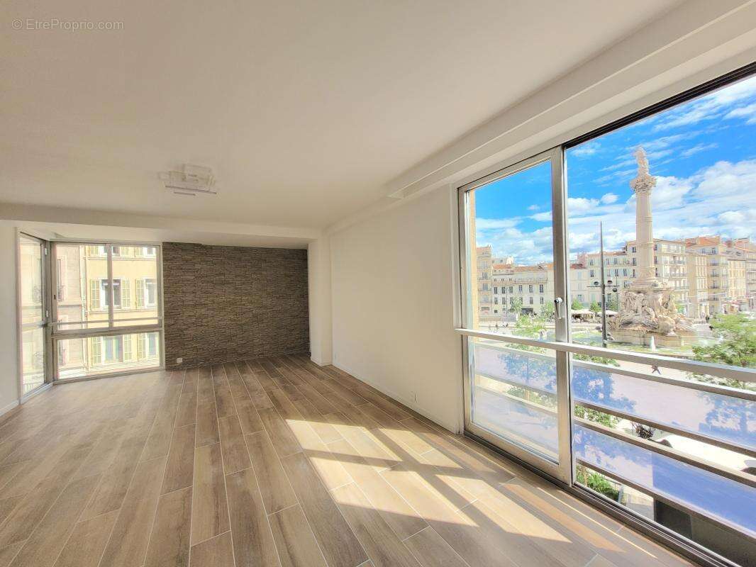 Appartement à MARSEILLE-6E