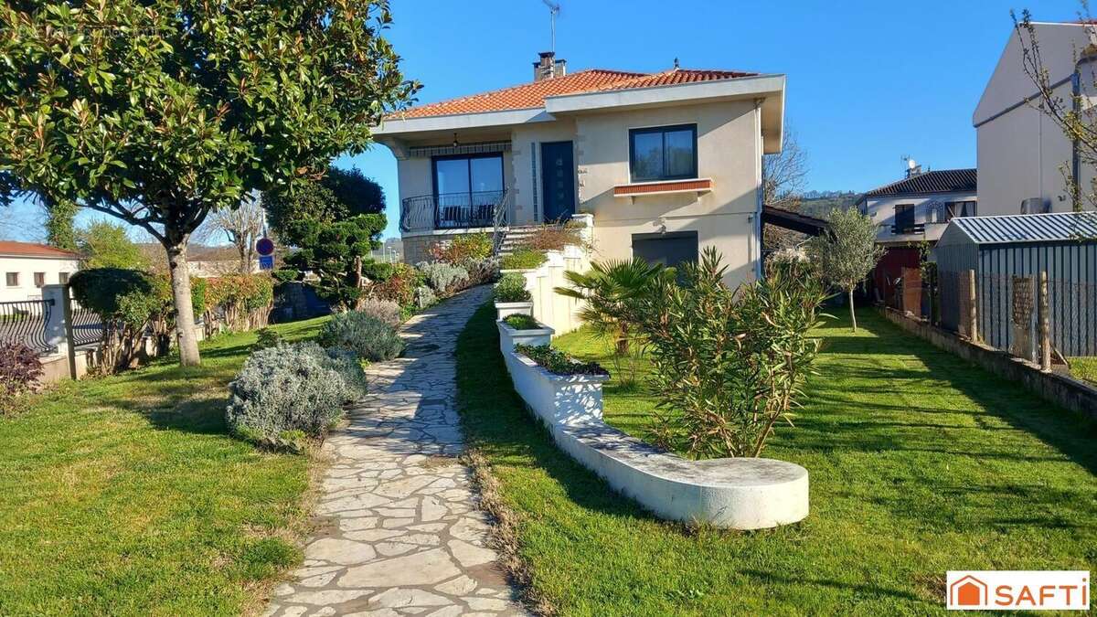 Maison 131 m² à Colayrac-Saint-Cirq  - photo 2