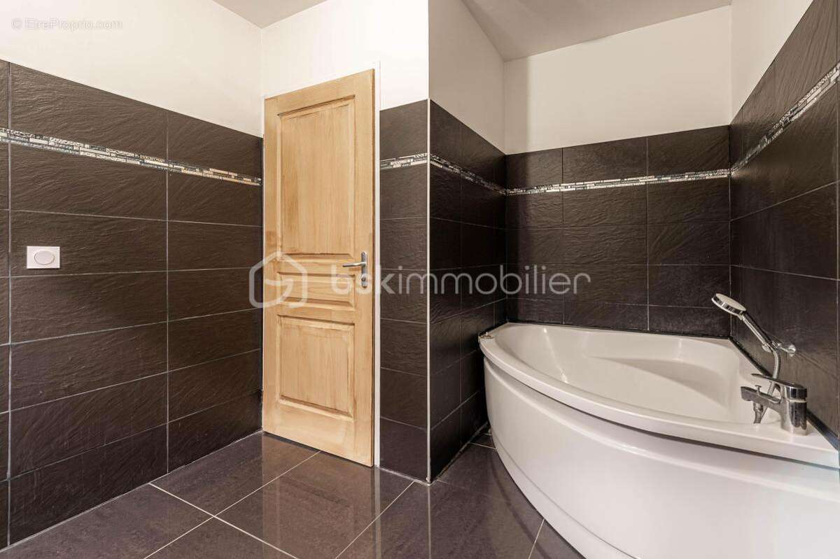Appartement à ALBY-SUR-CHERAN